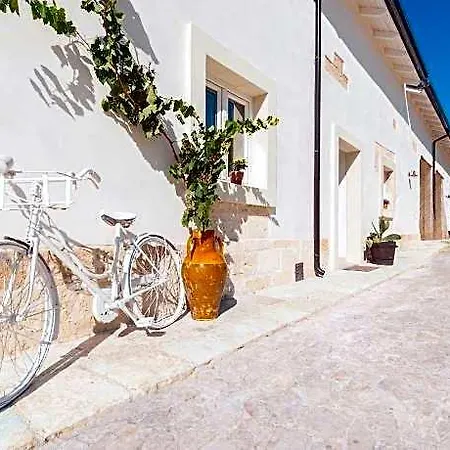 Masseria Monache Bed & Breakfast 4*