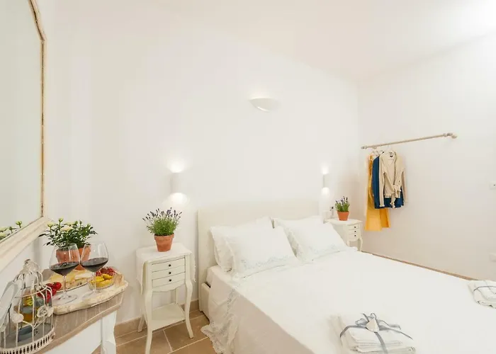 Masseria Monache Bed and Breakfast 4*